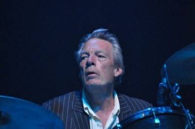 Andrew Ranken fra «The Pogues» er død: – Takk for alt