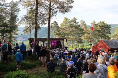 – Artistar vil ikkje komme til Surnadal