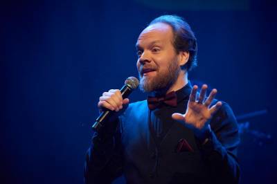 Rønning lager Askøy-sang: – Jeg trenger deres beste rim