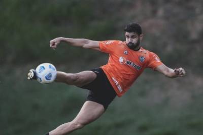 Diego Costa med forbausende angrep på tidligere Chelsea-manager i samtale med John Obi Mikel