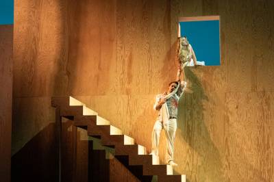 Opera i Bergen: Stor lytteopplevelse, uengasjerende oppsetning 