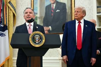 – Han bør få sparken