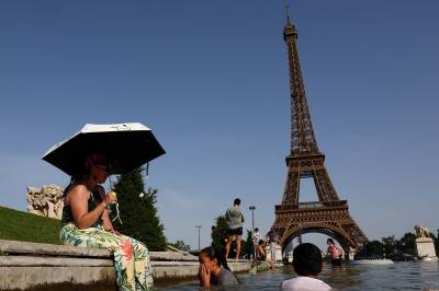 Elveville scener i Paris