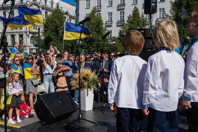 Å bytte territorier for fred er å mate rovdyret ved porten