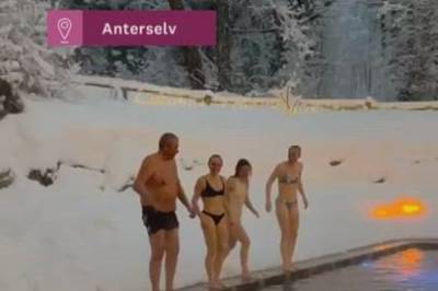 Her hopper Erik fra Lena i bassenget med skiskytterstjernene