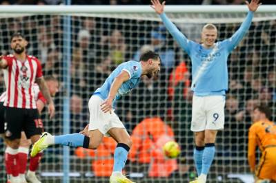 Manchester City puster Arsenal i nakken etter kunstmål