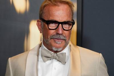 Hvem spilte hovedrollen i filmen «Danser med ulver»?