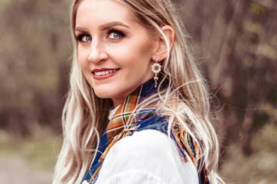 Nive (31) hadde akkurat satt seg da de sinte pensjonistene kom i stor fart