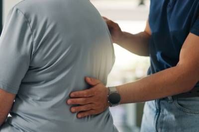 Hvorfor får noen mye behandling for ryggsmerter – og andre nesten ingenting?