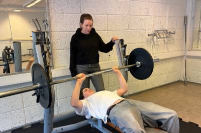 Tross millionunderskudd satser Ibestad på unge: – Viktig at kommunen bruker penger på oss