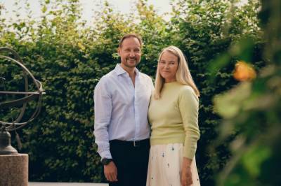 Deler nytt bilde på bryllupsdagen