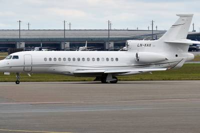 Akers fly landet i Qatar dagen krigen brøt ut