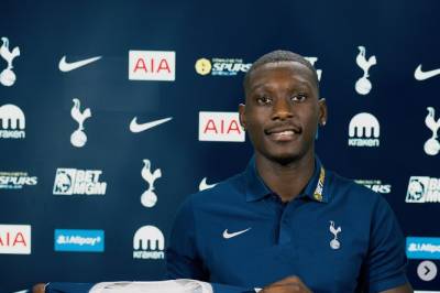 Hamrer på døra hos Tottenham for å overta floppen Kolo Muani