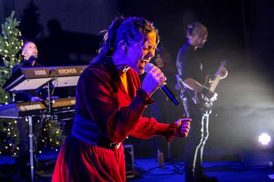 Rocka opp jule­san­gene: – For ei stem­ning!