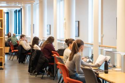 Under én av fire her er menn – nå ønsker de kjønnskvote