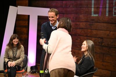 Her blir forsvarssjefen konfrontert av pasifisten: – Jeg er helt enig med henne