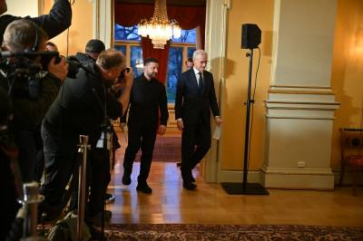 Zelenskyj i statsminister­boligen: Takker Norge