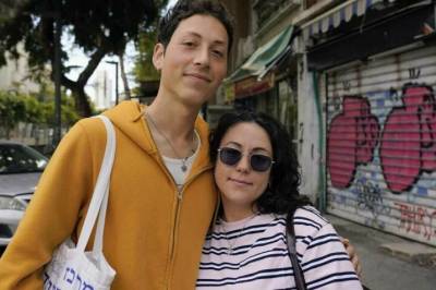 Jubler etter Khameneis død: - Veldig bra