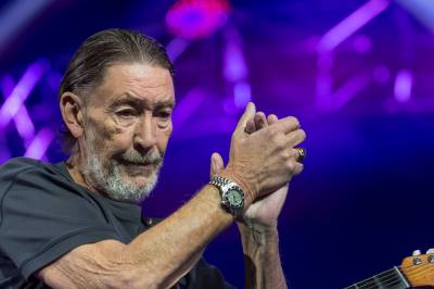 BBC: Artisten Chris Rea er død