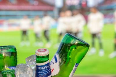 Kan bli skjenkestopp under Norges nattkamper i VM – Frp vil ha unntak fra loven