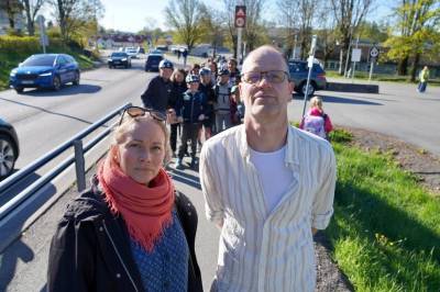 Frykter ulykker ved skoleparkeringen: – Det er fullstendig kaos