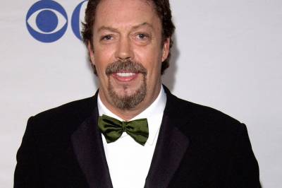 Skuespiller Tim Curry er død
