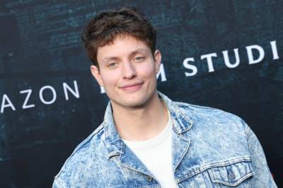 NRK-anmelder hengt ut i sosiale medier: – Ikke en moden mann