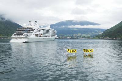 Aktivister protesterer mot luksuriøst MAGA-cruise i Sognefjorden