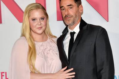 Komiker Amy Schumer skiller seg