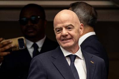 Vender Infantino ryggen