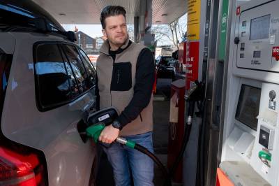 Sjekk kalkulatoren: Dette betyr avgiftskuttet på bensin og diesel for deg