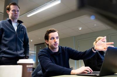 Tidligere McKinsey- og BCG-ansatte lager KI-verktøy for konsulentbransjen – spår flere konsulenter