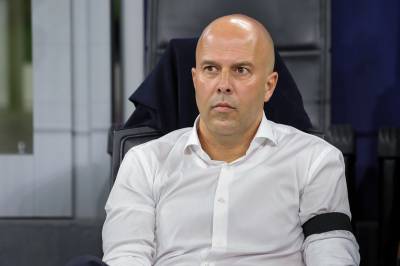 Arne Slot sier ligatittelen er over for Liverpool, nå er det Champions League og FA-cupen som gjelder