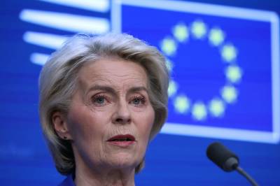 Von der Leyen: EU vil sikre at olje og gass forblir under bakken i Arktis