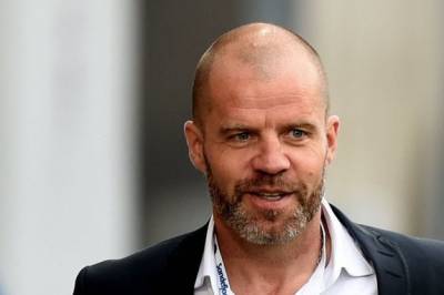 Stig Inge Bjørnebye kaster seg inn i et skikkelig vepsebol av en storklubb