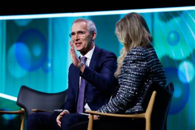 Stoltenberg kom for sent – Trudeau måtte droppe program