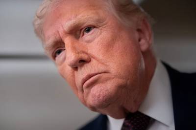 Det hvite hus deler bilde av Trump som «ser på» Grønland