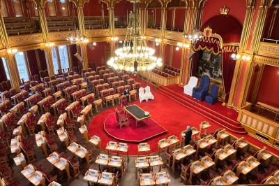 Kong Haakon avlegger ed for Stortinget – dette skjer i dag