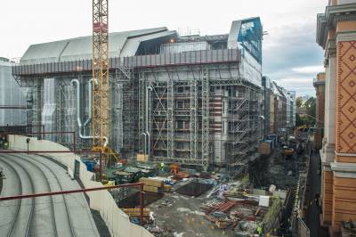 Forrige byggeprosjekt ble en milliardskandale. Nå skal Stortinget rehabilitere igjen.