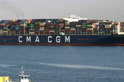 Slo tilbake - så fikk skip passere