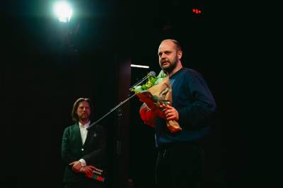 Mímir Kristjánsson vant lydbokpris - hederspris til Blindeforbundet