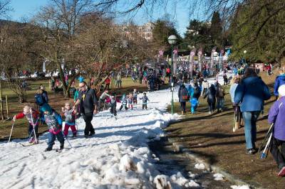 – Dagens barn er barne­stjerner heile tida