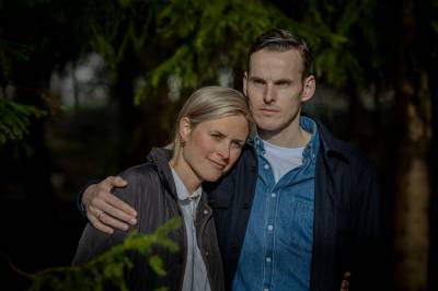 De mistet tvillin­gene sine på tre dager. Nå vil de hjelpe andre.