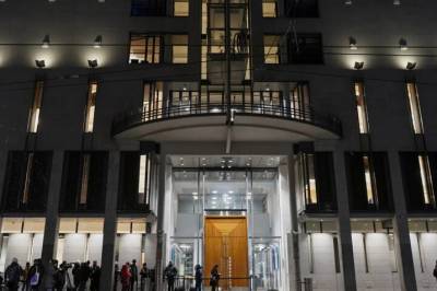 Krever lønnshopp for tolker: - Åpenbart en trussel