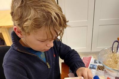 Lunner husflidslag hadde juleverksted for barn 2025