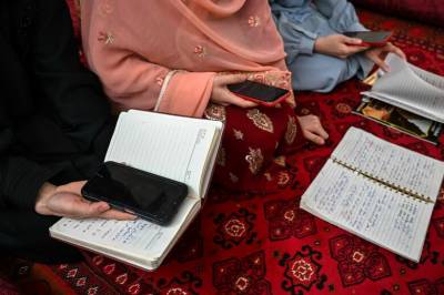 Skjult for Taliban skriver jentene brev til verden