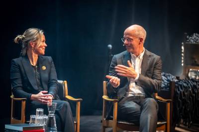 Puster Seierstad og Hellstrøm i nakken