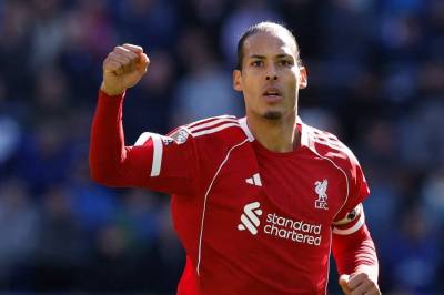 Liverpool vant mot Everton – Virgil van Dijk avgjorde elleve minutter på overtid