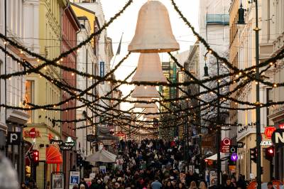 Handelen i fysiske butikker opp ti prosent i desember: – Eksplosiv vekst