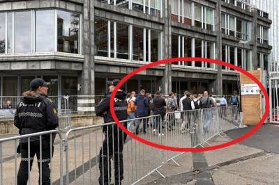 Kongens begravelse: - Dukket opp i konge-kaoset